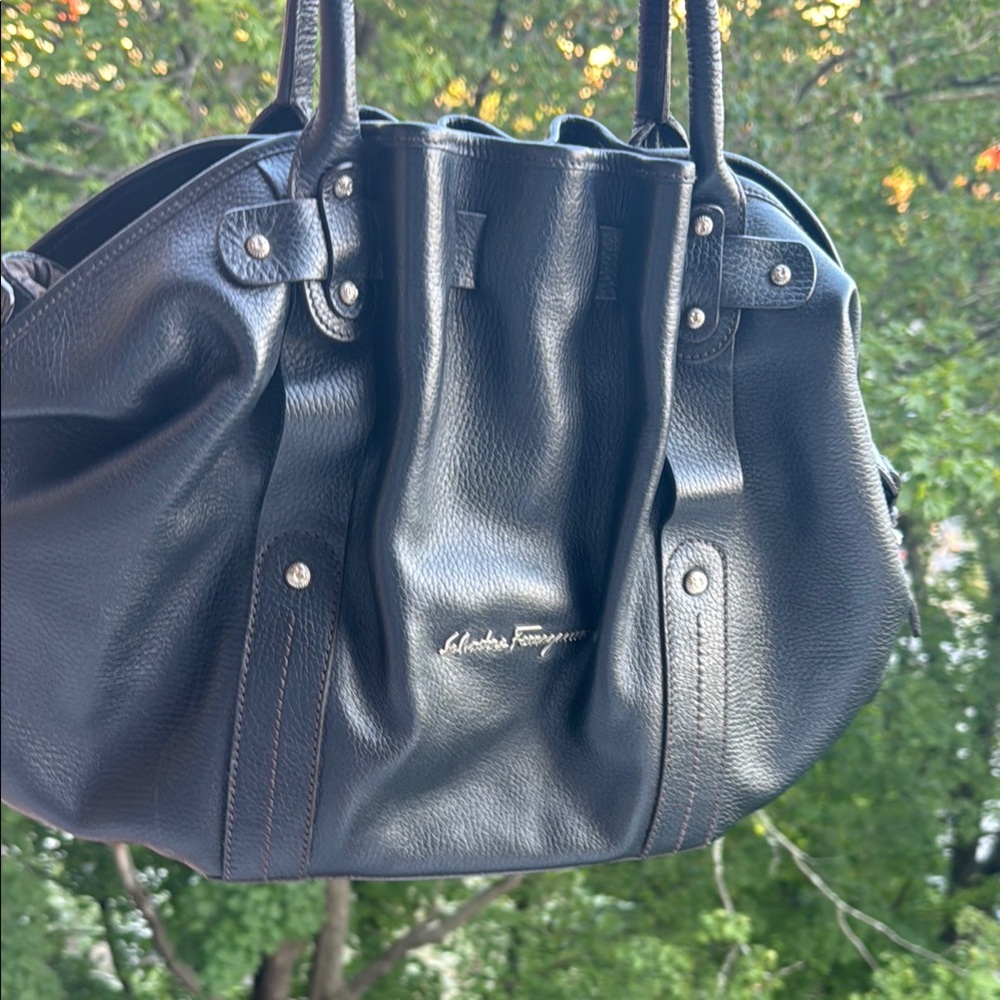 Salvatore🌟🌟 Ferragamo Black Leather Shoulder Bag